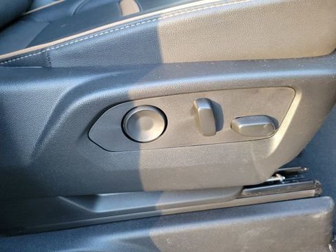 Used 2024 GMC Yukon AT4 w/ AT4 Premium Plus Package image 25