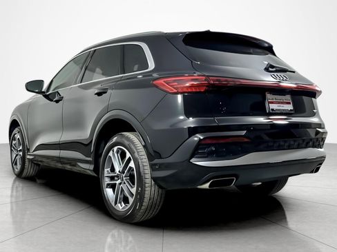 Used 2025 Audi Q5 Premium w/ 19" Wheel Package image 3