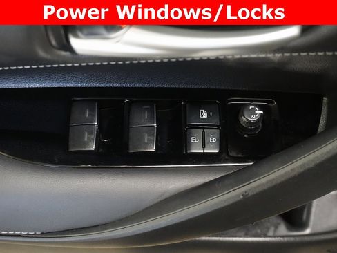 Used 2023 Toyota Corolla SE image 6