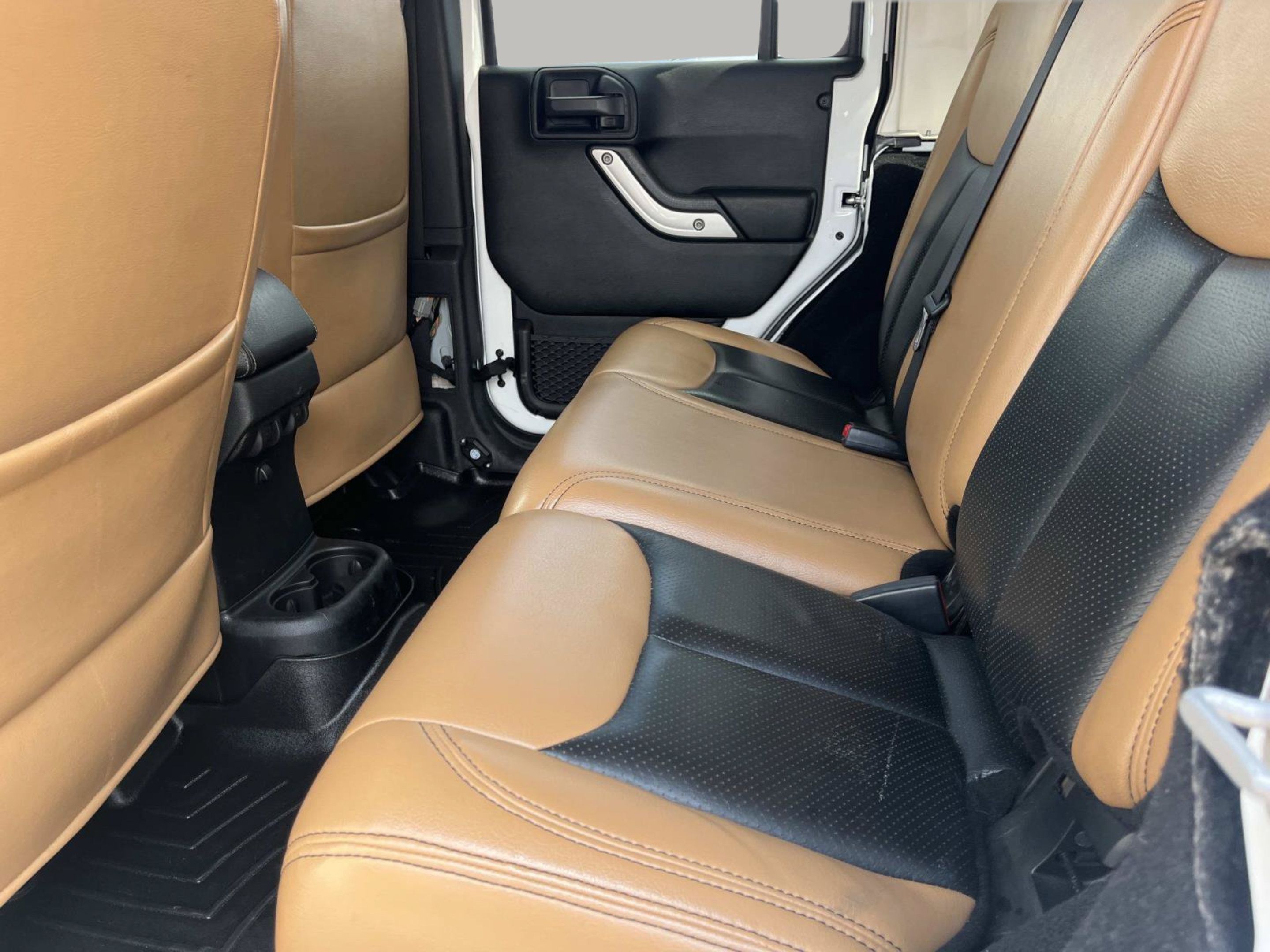 Used 2017 Jeep Wrangler Unlimited Rubicon AWD/4WD image 16