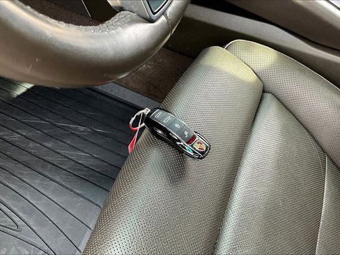 Used 2017 Porsche 718 Boxster RWD image 29