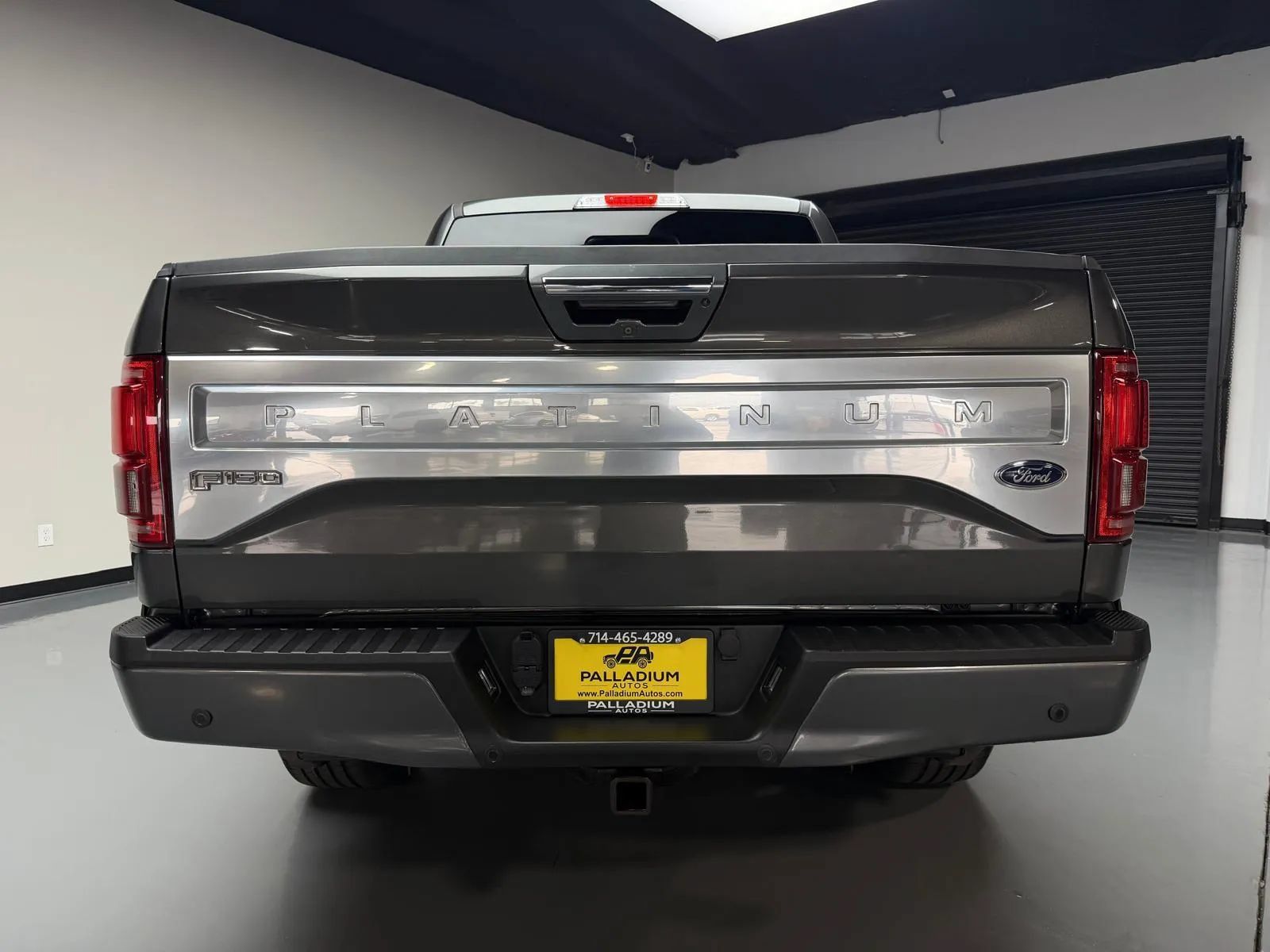 Used 2015 Ford F150 Platinum w/ Equipment Group 701A Luxury AWD/4WD image 5
