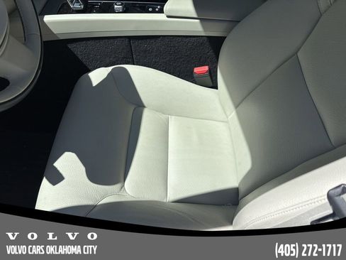 Used 2024 Volvo XC60 B5 Plus w/ Protection Package Premier image 7