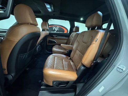 Used 2024 Kia Telluride SX Prestige X-Pro image 11