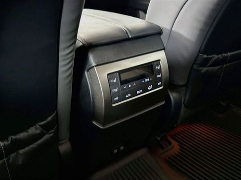Used 2023 Lexus GX 460 Premium AWD/4WD image 35