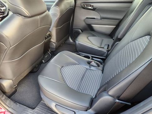 New 2026 Toyota Highlander XSE image 21