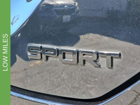 Used 2025 Honda Pilot Sport image 40
