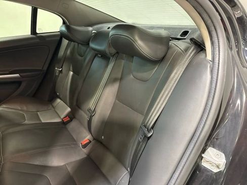 Used 2018 Volvo S60 T5 Dynamic w/ Vision Package image 24