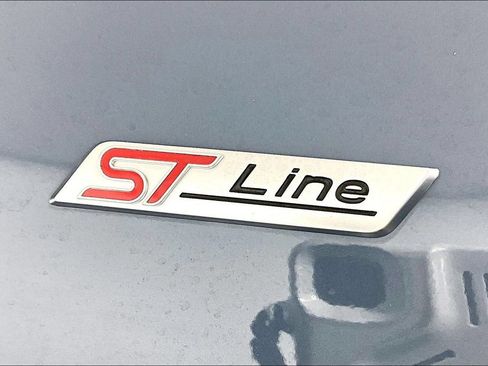 Used 2025 Ford Escape ST-Line FWD image 14