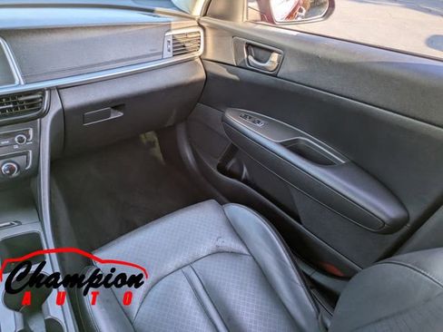 Used 2020 Kia Optima SE FWD image 19