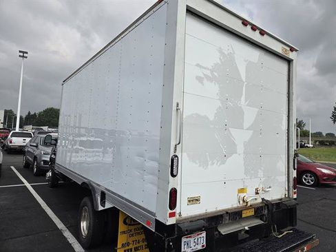 Used 2017 Ford E-350 and Econoline 350 Super Duty w/ Power Windows & Locks Group RWD image 4