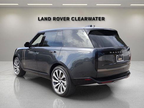 New 2025 Land Rover Range Rover SE image 3