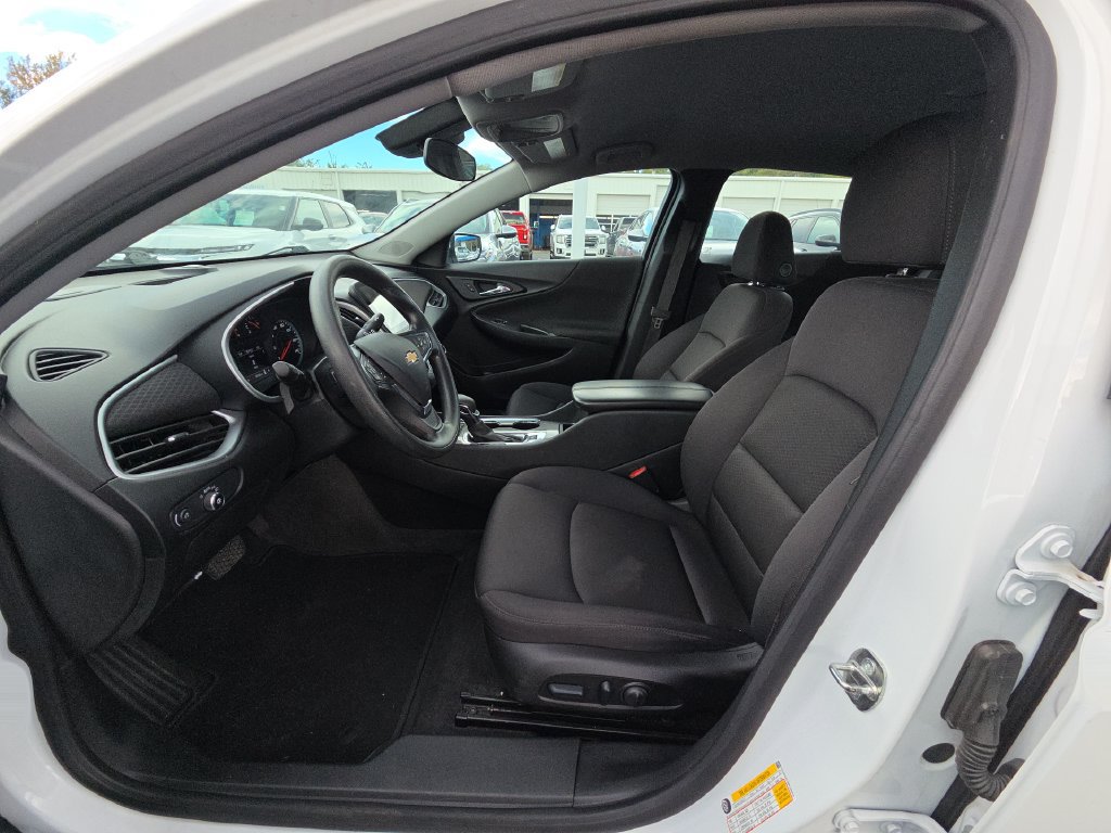 Used 2024 Chevrolet Malibu LT FWD image 15