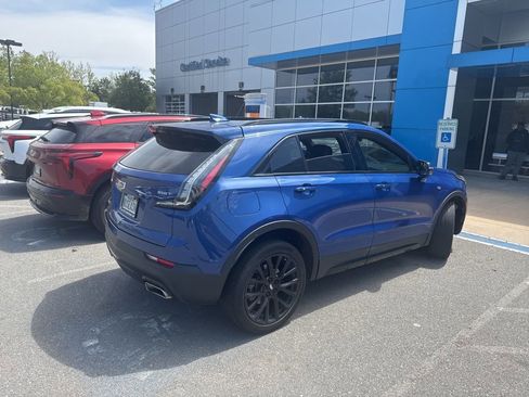 Used 2023 Cadillac XT4 Sport image 3