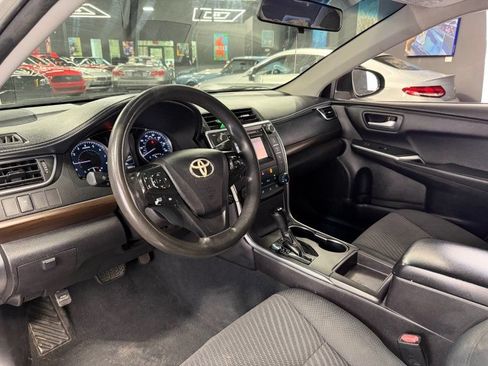 Used 2017 Toyota Camry LE FWD image 9