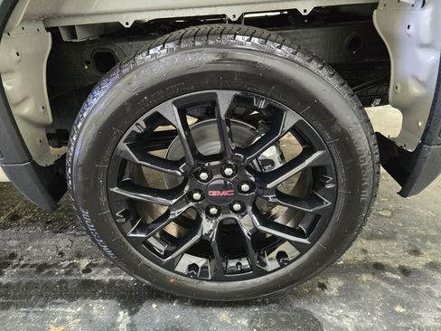 New 2026 GMC Sierra 1500 Pro AWD/4WD image 8