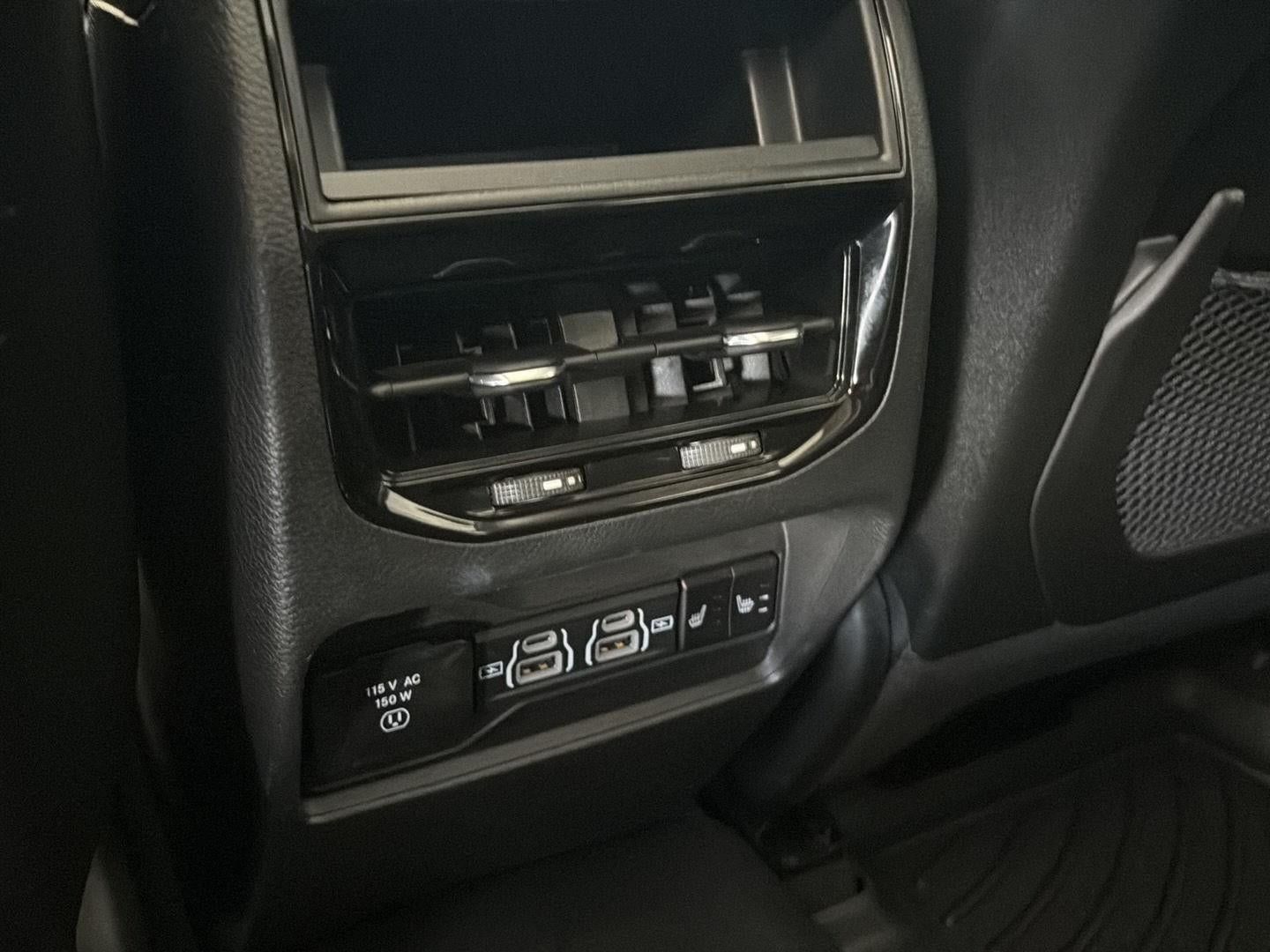 Used 2023 Jeep Grand Cherokee Limited w/ Black Appearance Package AWD/4WD image 9