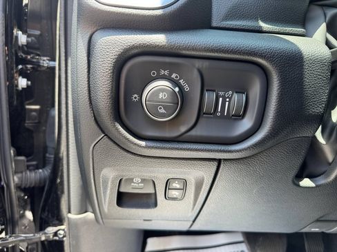 Used 2026 RAM 1500 Laramie AWD/4WD image 37
