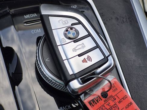 Used 2022 BMW X7 xDrive40i w/ Premium Package AWD/4WD image 41