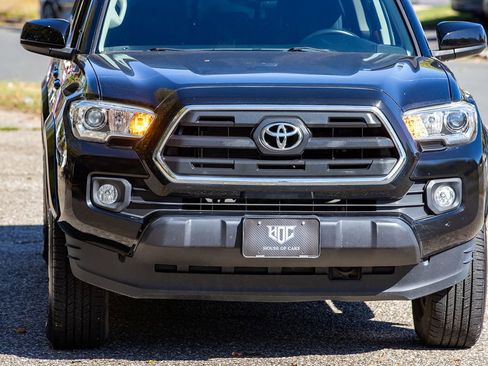 Used 2016 Toyota Tacoma SR5 image 4