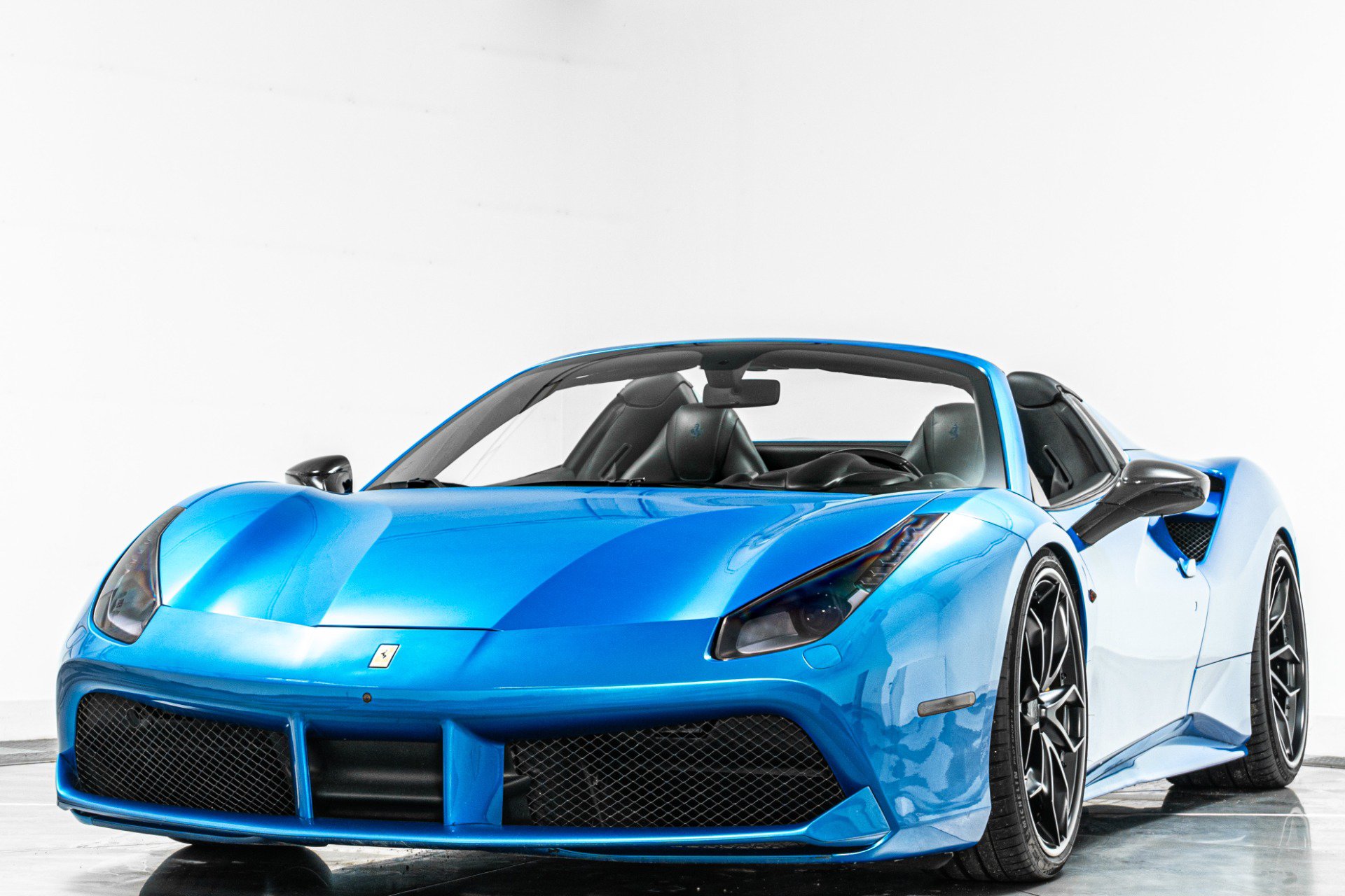 Used 2017 Ferrari 488 Spider RWD image 5