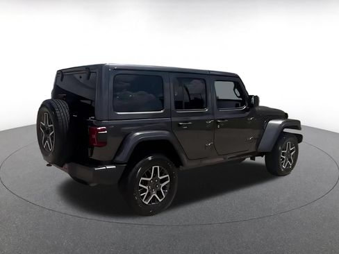Used 2025 Jeep Wrangler Unlimited Sahara AWD/4WD image 14