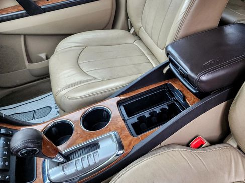 Used 2009 Buick Enclave CXL w/ Entertainment Package #4 image 30