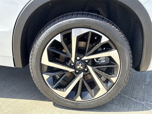 New 2025 Mitsubishi Outlander SEL image 26