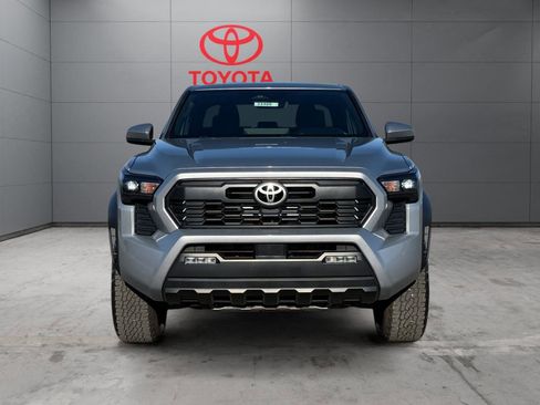 Used 2024 Toyota Tacoma TRD Off-Road image 3