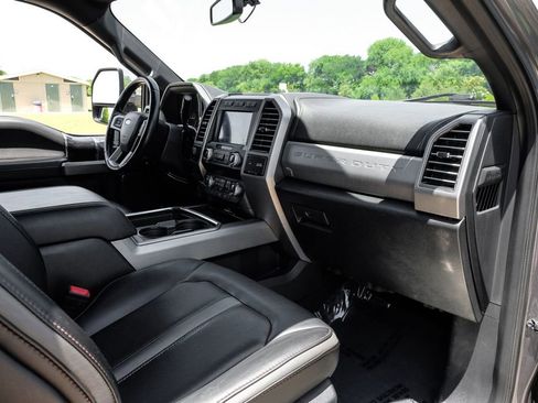 Used 2021 Ford F250 Platinum w/ FX4 Off-Road Package AWD/4WD image 16