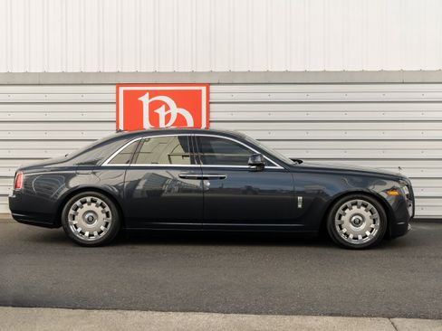 Used 2014 Rolls-Royce Ghost image 46