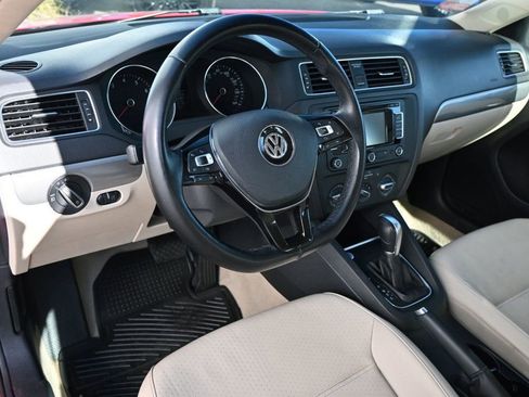 Used 2015 Volkswagen Jetta SE image 5