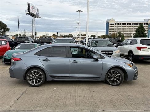 Used 2022 Toyota Corolla SE image 4