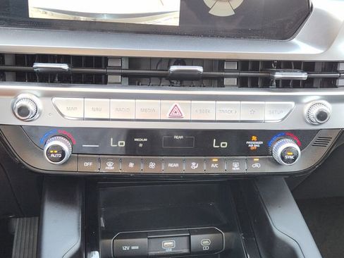 Used 2025 Kia Telluride LX image 14