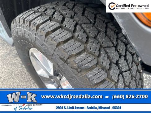 Used 2019 Jeep Wrangler Unlimited Sahara AWD/4WD image 4