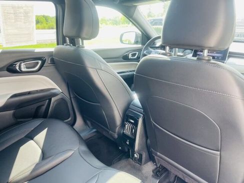 Used 2023 Jeep Compass Limited w/ Elite Group AWD/4WD image 12