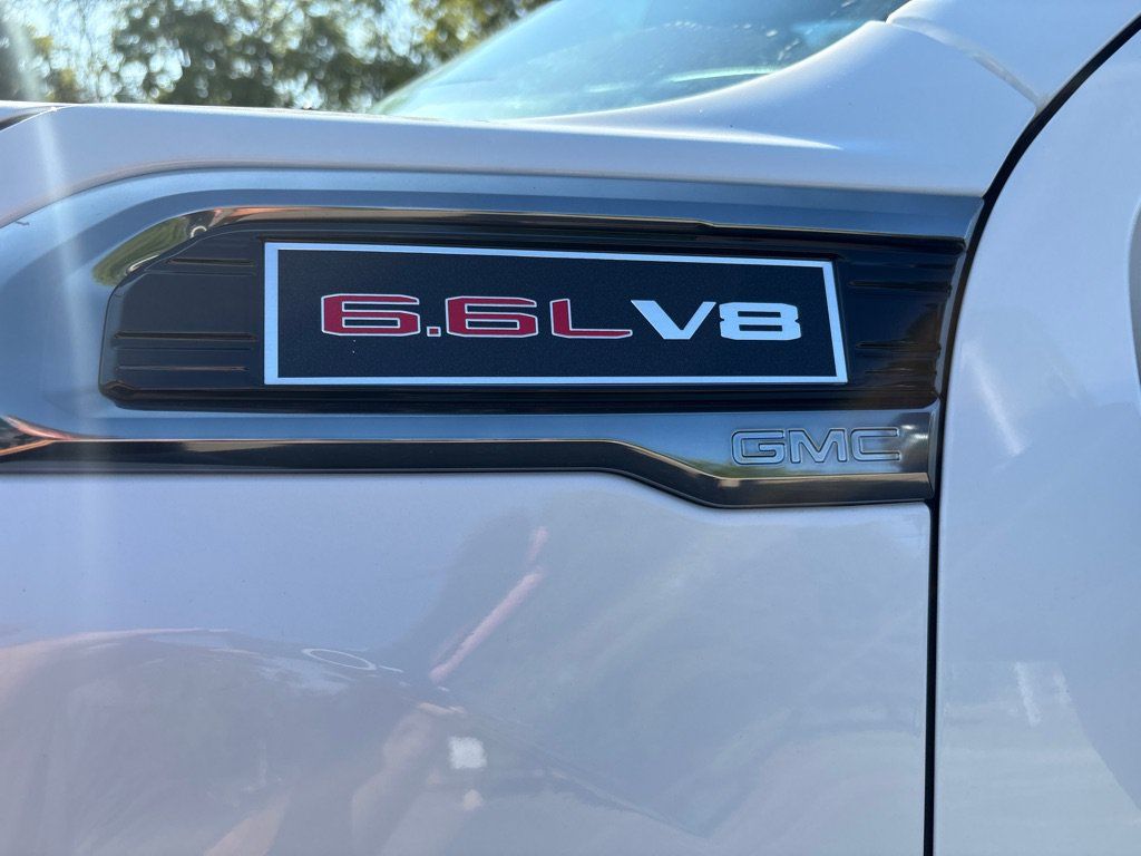 Used 2021 GMC Sierra 2500 AT4 w/ AT4 Premium Plus Package AWD/4WD image 13