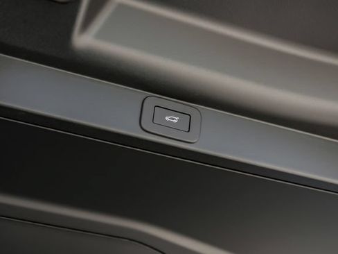 New 2026 Land Rover Range Rover SE AWD/4WD image 67