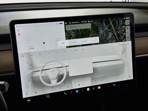 Used 2021 Tesla Model Y Long Range image 17