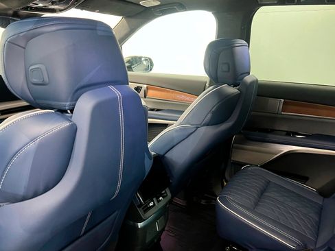 New 2026 Cadillac Vistiq Premium Luxury w/ LPO, Floor Liner Package image 20