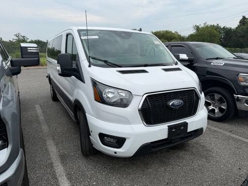 Used 2024 Ford Transit 350 XLT RWD image 7