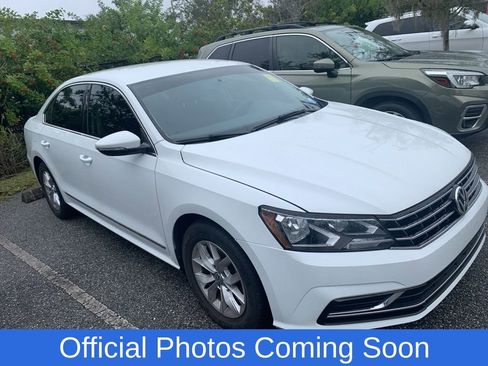 Used 2017 Volkswagen Passat 1.8T S image 1