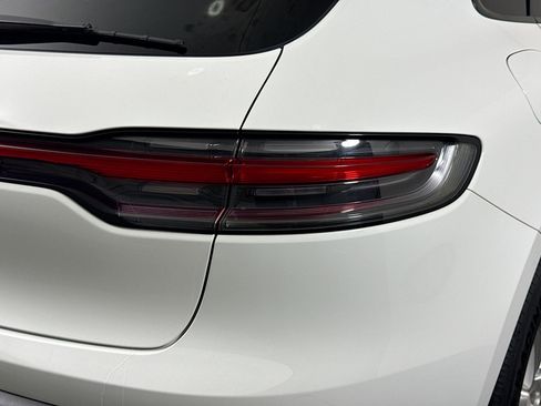 Used 2023 Porsche Macan AWD/4WD image 34