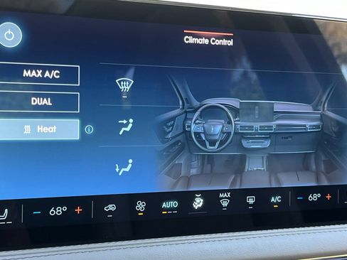 Certified 2024 Lincoln Corsair Grand Touring AWD/4WD image 18