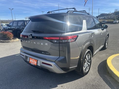 Used 2022 Nissan Pathfinder SL image 7