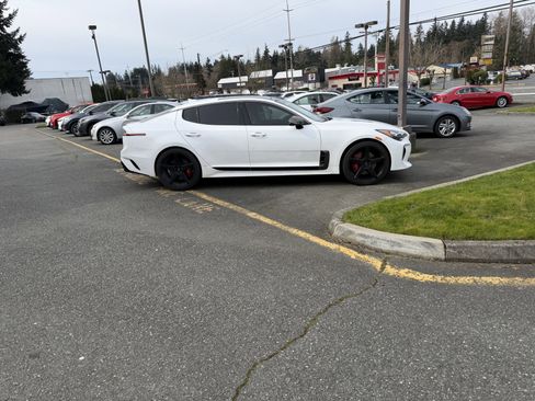 Used 2019 Kia Stinger GT2 image 1