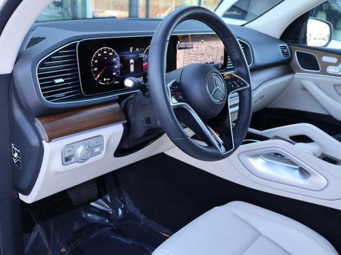 Certified 2025 Mercedes-Benz GLE 350 GLE 350W4 w/ 3rd Row Seat Package image 12