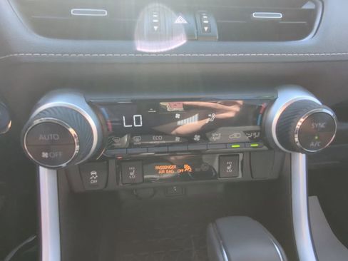 Used 2021 Toyota RAV4 XLE Premium AWD/4WD image 19