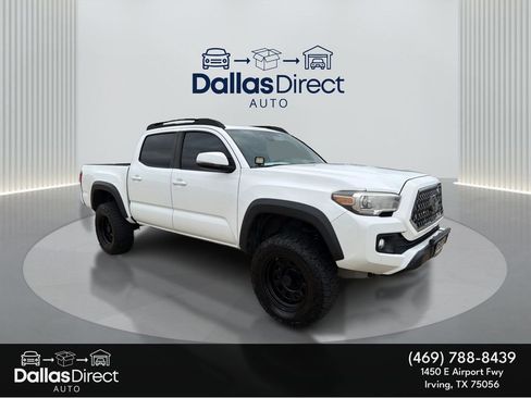 Used 2019 Toyota Tacoma TRD Off-Road image 2