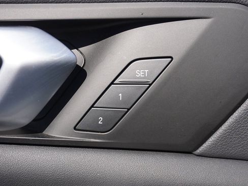 Used 2023 BMW X5 xDrive40i w/ Premium Package image 50